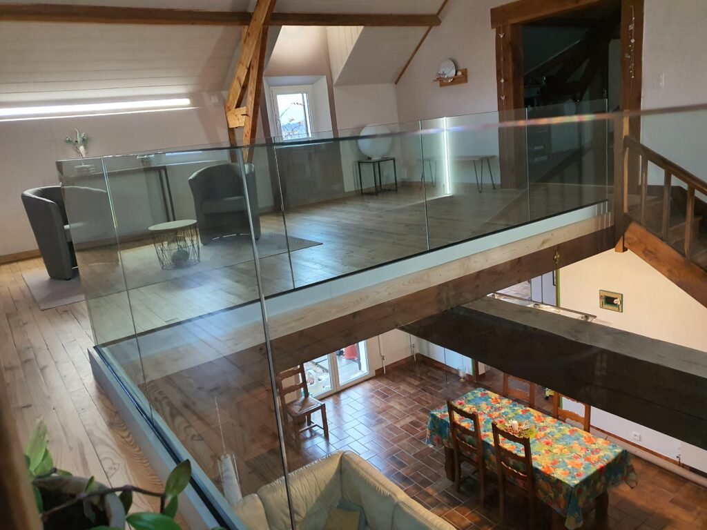 Garde-corps en verre SBalu – mezzanine vue depuis l’étage